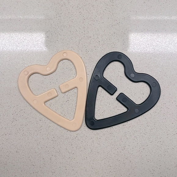 Heart-Shaped Black and Tan Bra Strap Converter - Picture 3 of 4